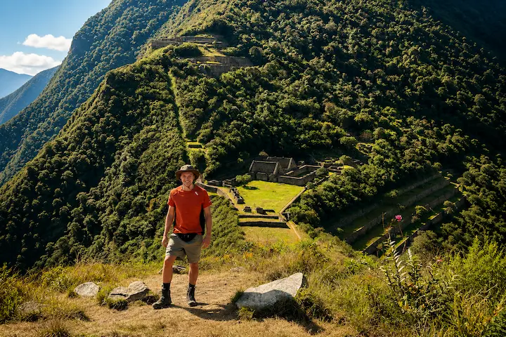 Choquequirao Trek 4 days from Cusco — hikers descending into the Apurímac canyon